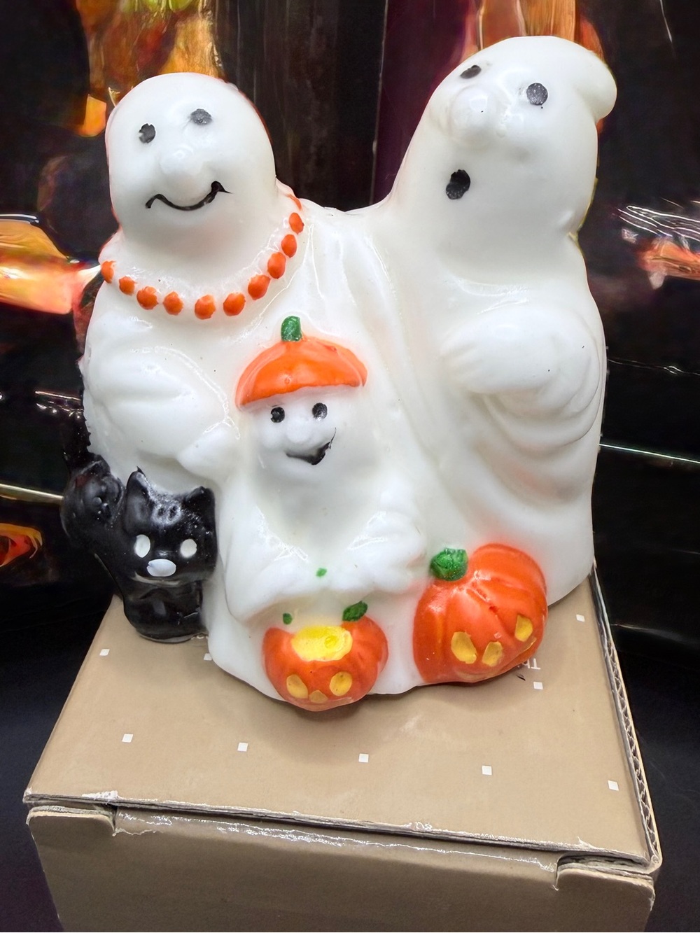 Vintage Unopened Halloween Lights & Avon Ghostly Glow Figurine - Picture 12 of 14